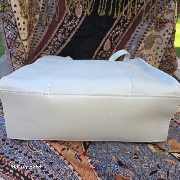 Portland Leather Large North South Lola Pearl Leather PLG Unicorn *Retired Color - Picture 8 of 13